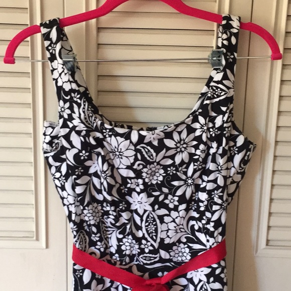 Graphic Dress - Picture 2 of 4